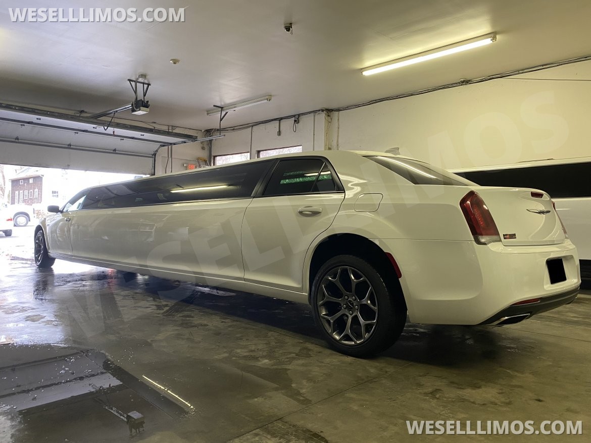 Photo of Limousine for sale: 2018 Chrysler 300 180" by Moonlight