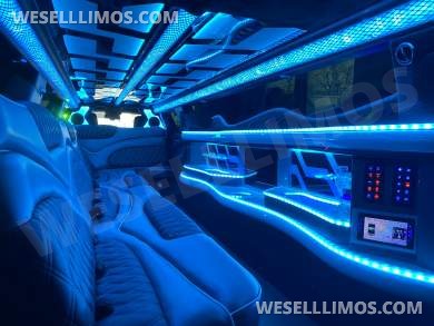 2018 Moonlight Chrysler 300 180" Limousine - Limousine for Sale in Westport, MA - Photo 4