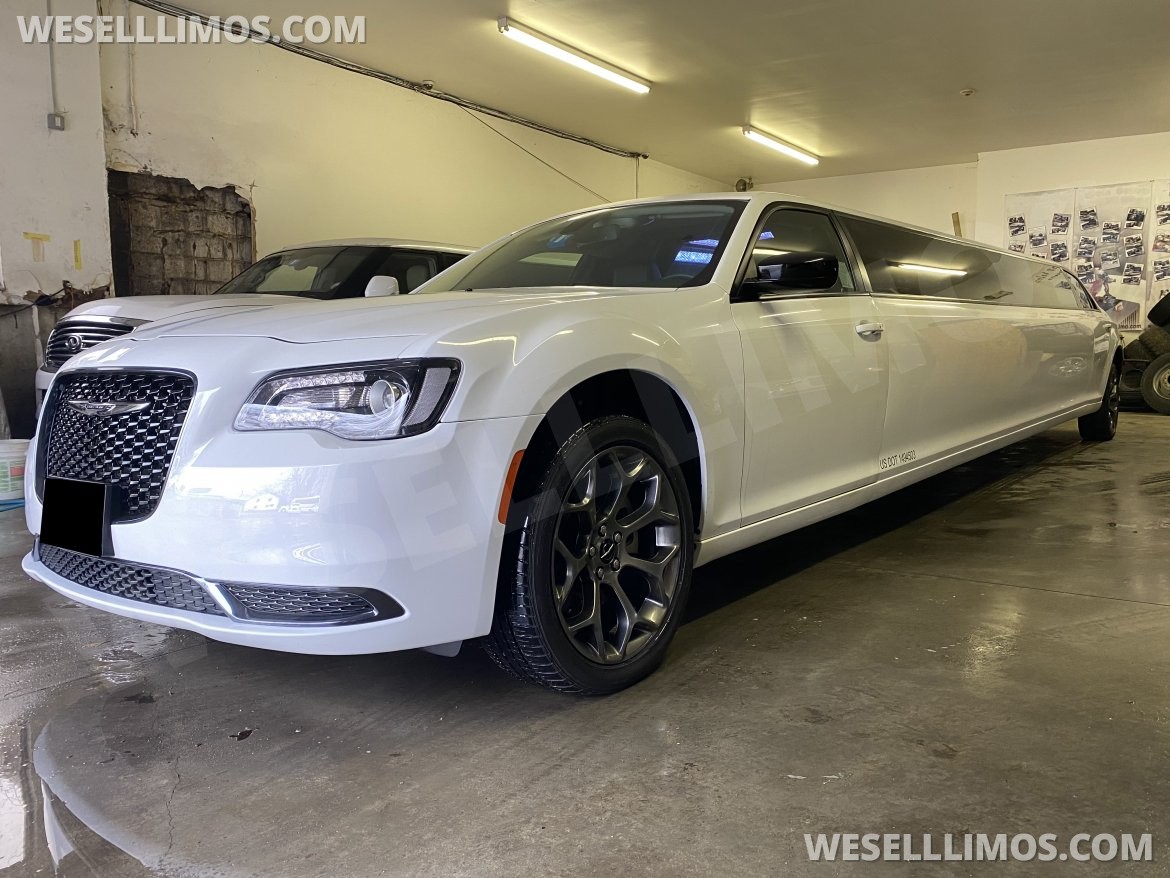 Photo of Limousine for sale: 2018 Chrysler 300 180" by Moonlight