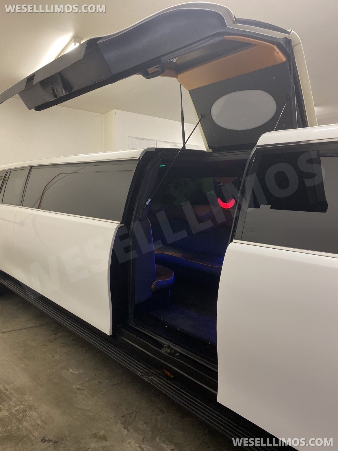 Photo of Limousine for sale: 2011 Infiniti QX 56 240'