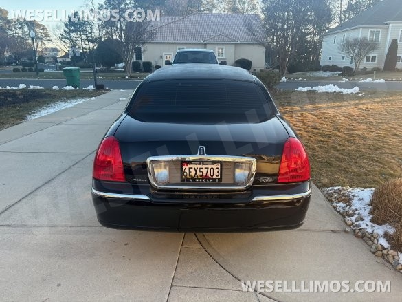 2011 Lincoln Royale Limousine for Sale in Berlin, MD - Photo 3