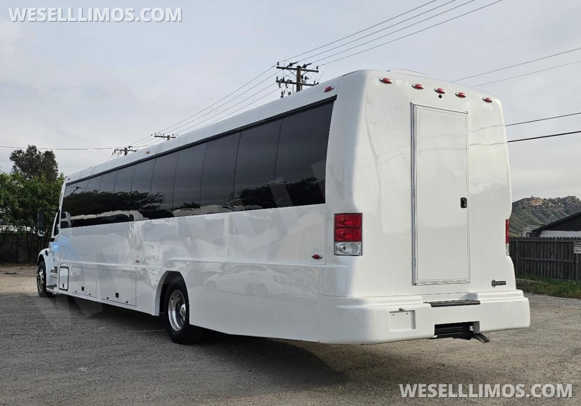 Photo of Shuttle Bus for sale: 2018 Freightliner ECOACH 45 ADA 45" by Executive Coach Builders