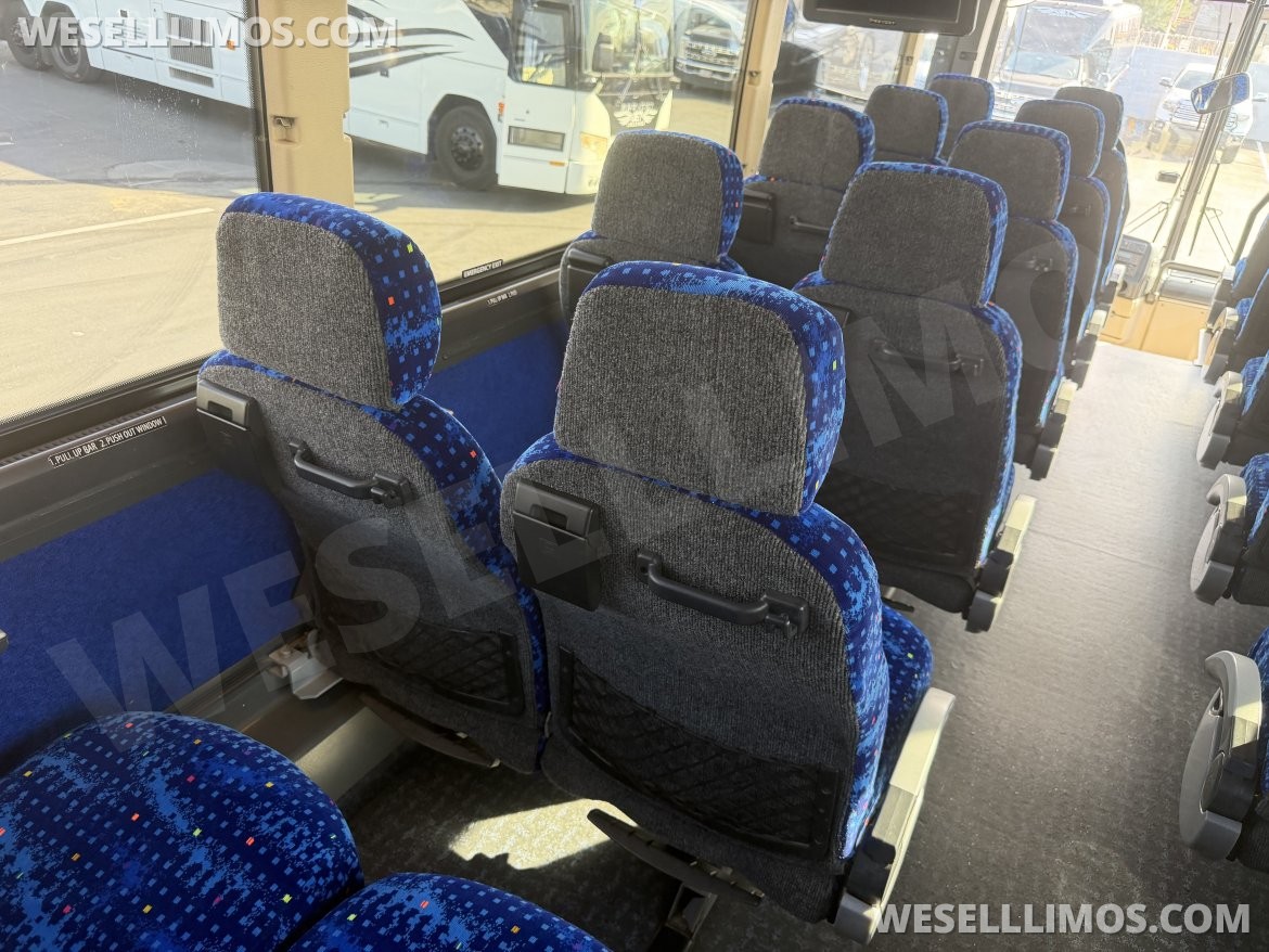 Photo of Motorcoach for sale: 2008 Prevost H3-45 45"