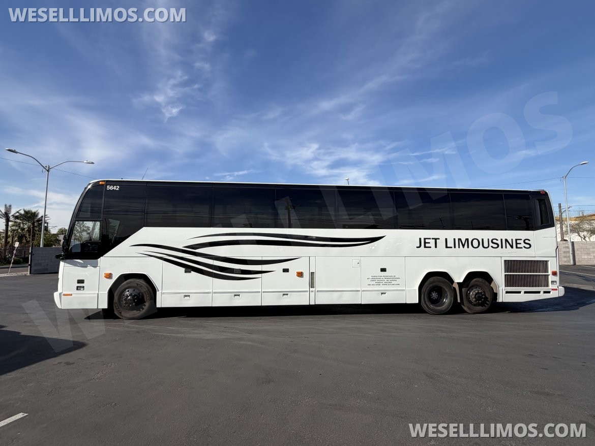 Photo of Motorcoach for sale: 2010 Prevost H3-45 45"