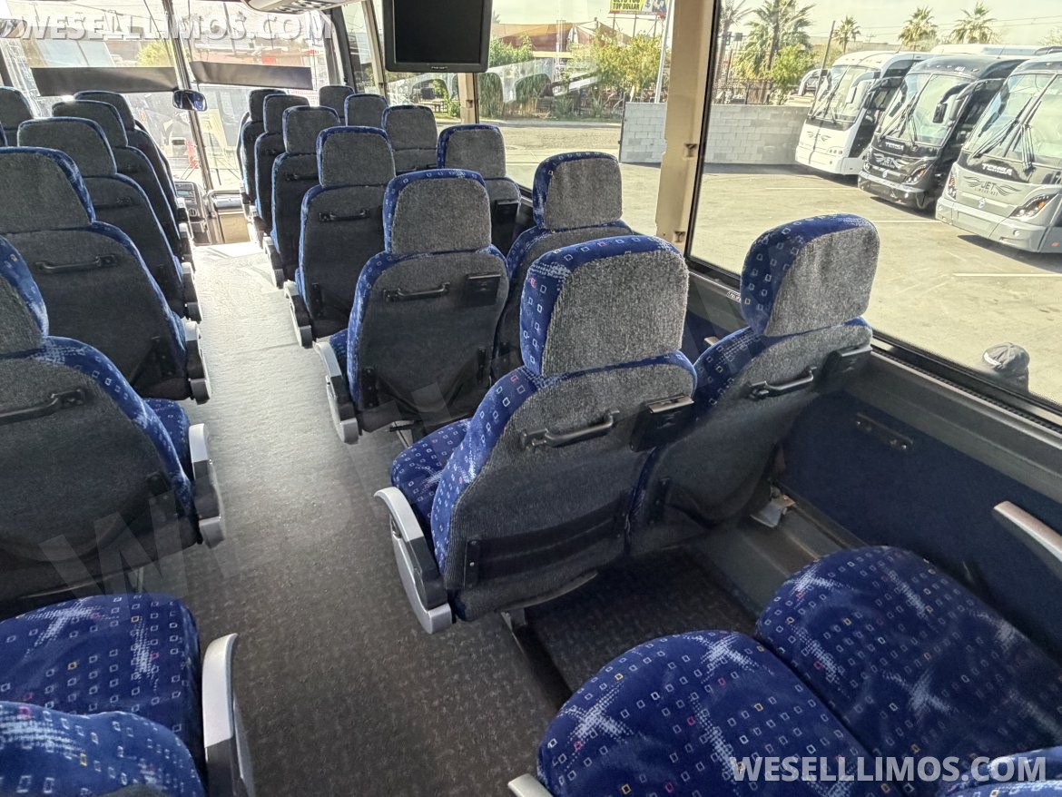 Photo of Motorcoach for sale: 2010 Prevost H3-45 45"