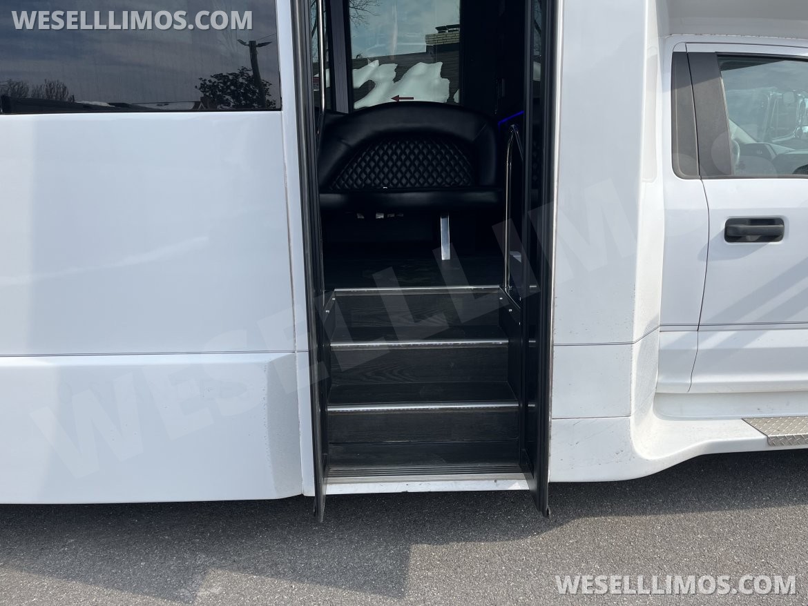 Photo of Limo Bus for sale: 2017 Ford F550 by Executive Coach Builders