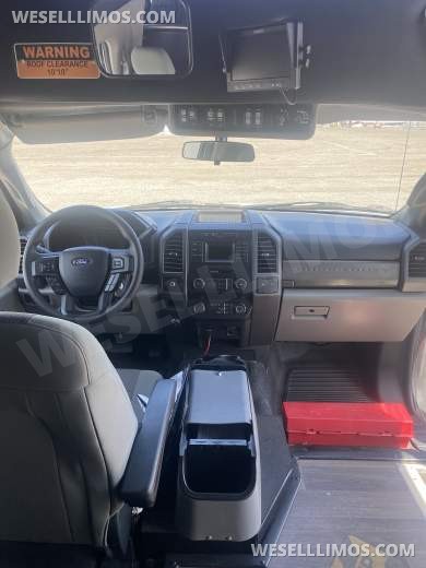 2019 Ford F550 Starcraft Shuttle - Shuttle Bus for Sale in Santa Clarita, CA - Photo 4