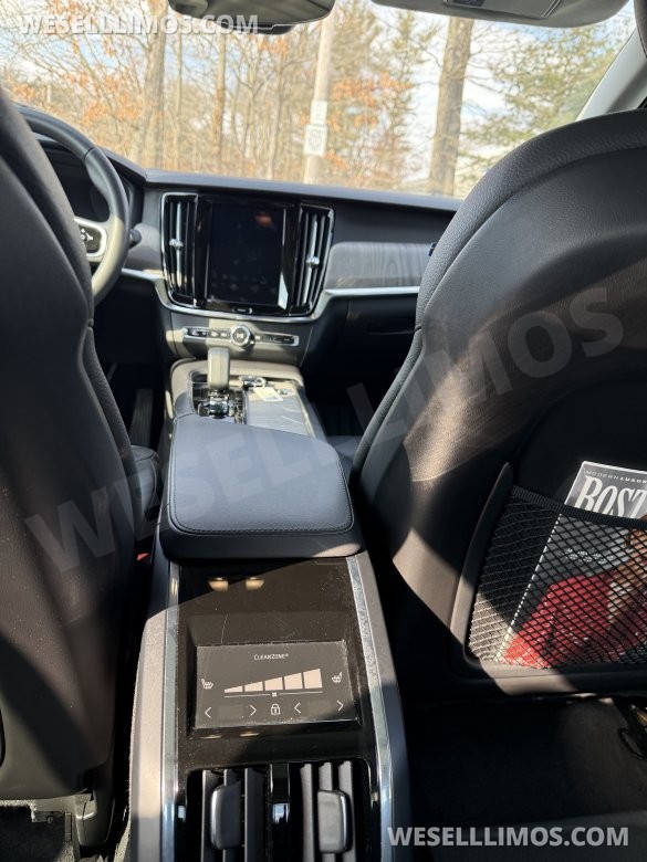 2024 Volvo S90 Sedan for Sale in Hingham, MA - Photo 2