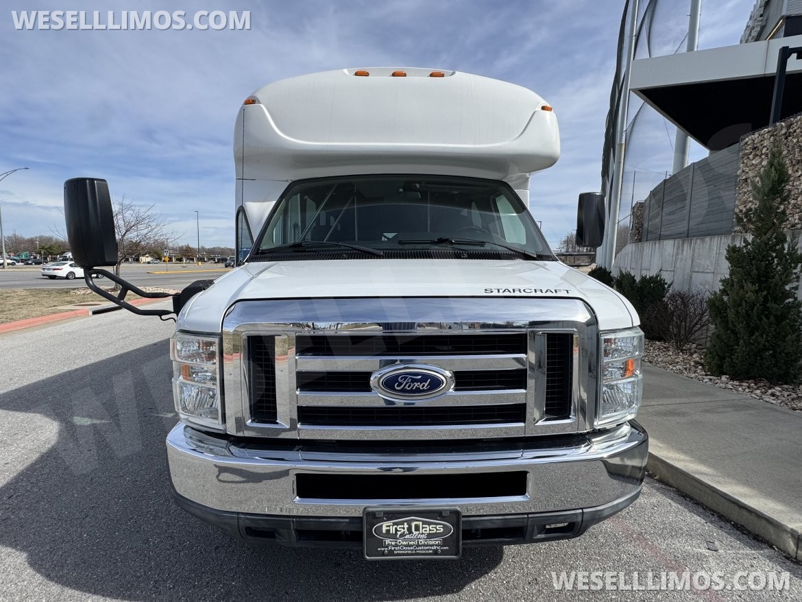 Photo of Shuttle Bus for sale: 2015 Ford 28px MVP Shuttle 27" by Starcraft