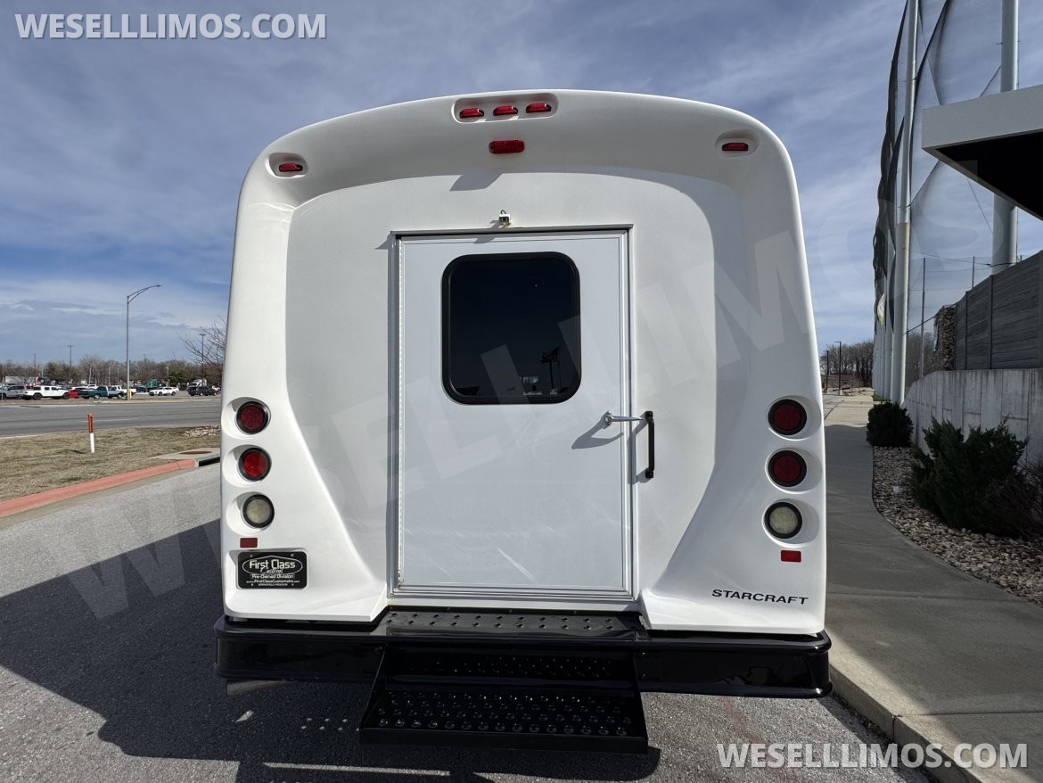 Photo of Shuttle Bus for sale: 2015 Ford 28px MVP Shuttle 27" by Starcraft