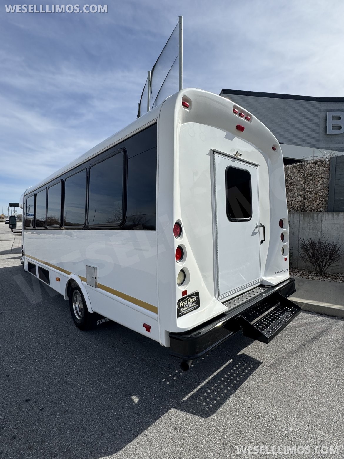 Photo of Shuttle Bus for sale: 2015 Ford 28px MVP Shuttle 27" by Starcraft
