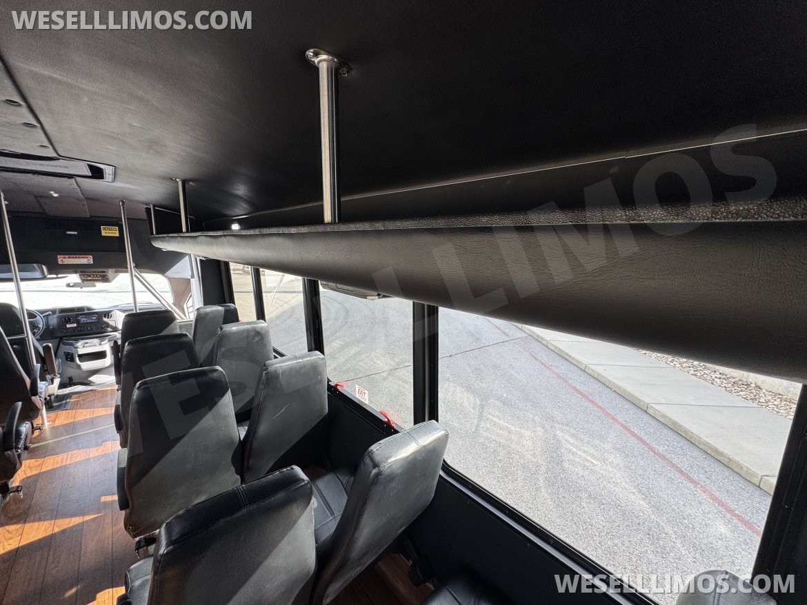 Photo of Shuttle Bus for sale: 2015 Ford 28px MVP Shuttle 27" by Starcraft