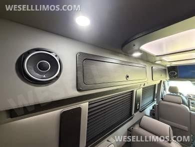 2024 Midwest Automotive Designs Mercedes-Benz Daycruiser D6 Standard 4x4 Sprinter - Sprinter for Sale in Baton Rouge, LA - Photo 13