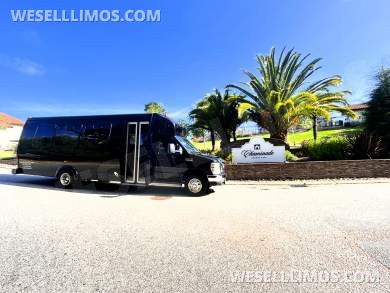2013 Ford e450 Limo Bus for Sale in corralitos, CA