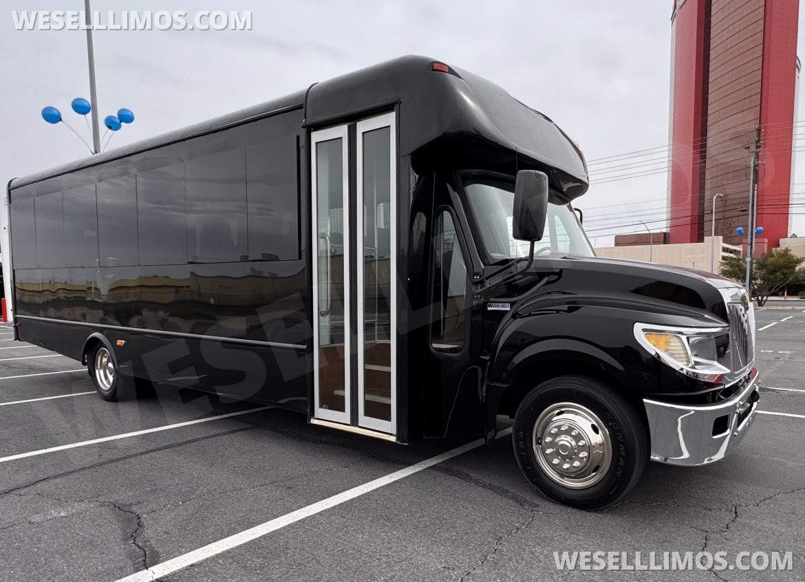 Photo of Shuttle Bus for sale: 2014 International Executive 30" by My factory