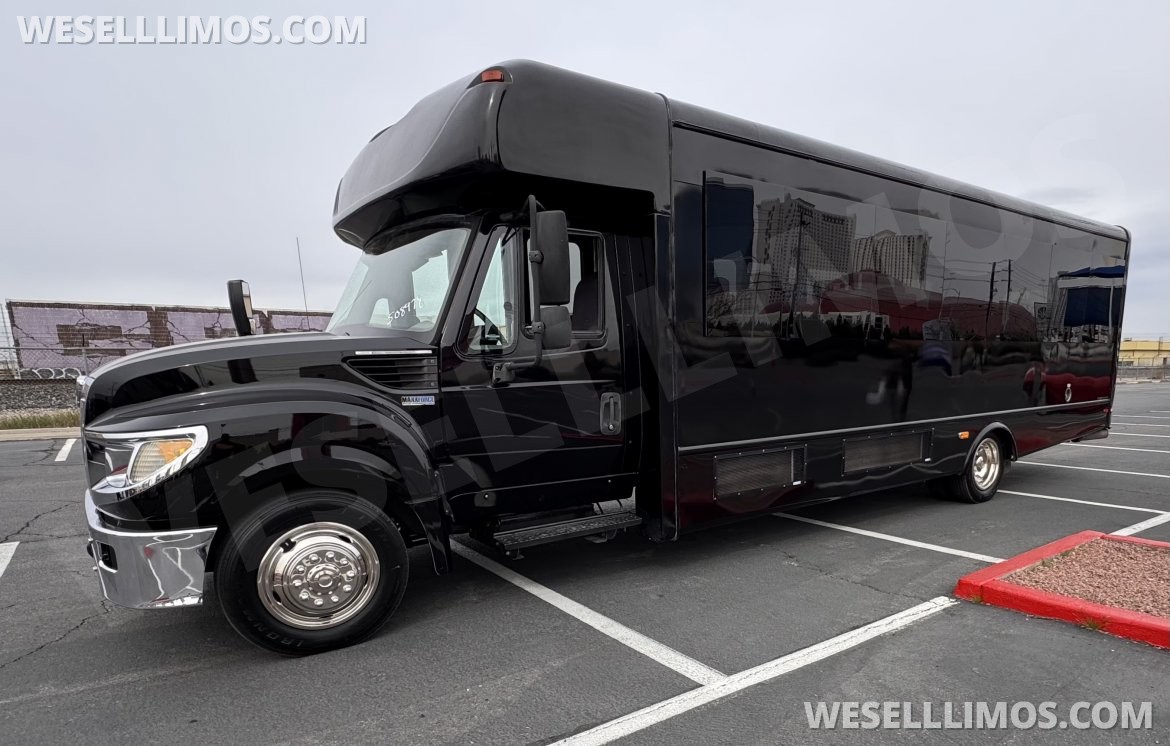 Photo of Shuttle Bus for sale: 2014 International Executive 30" by My factory