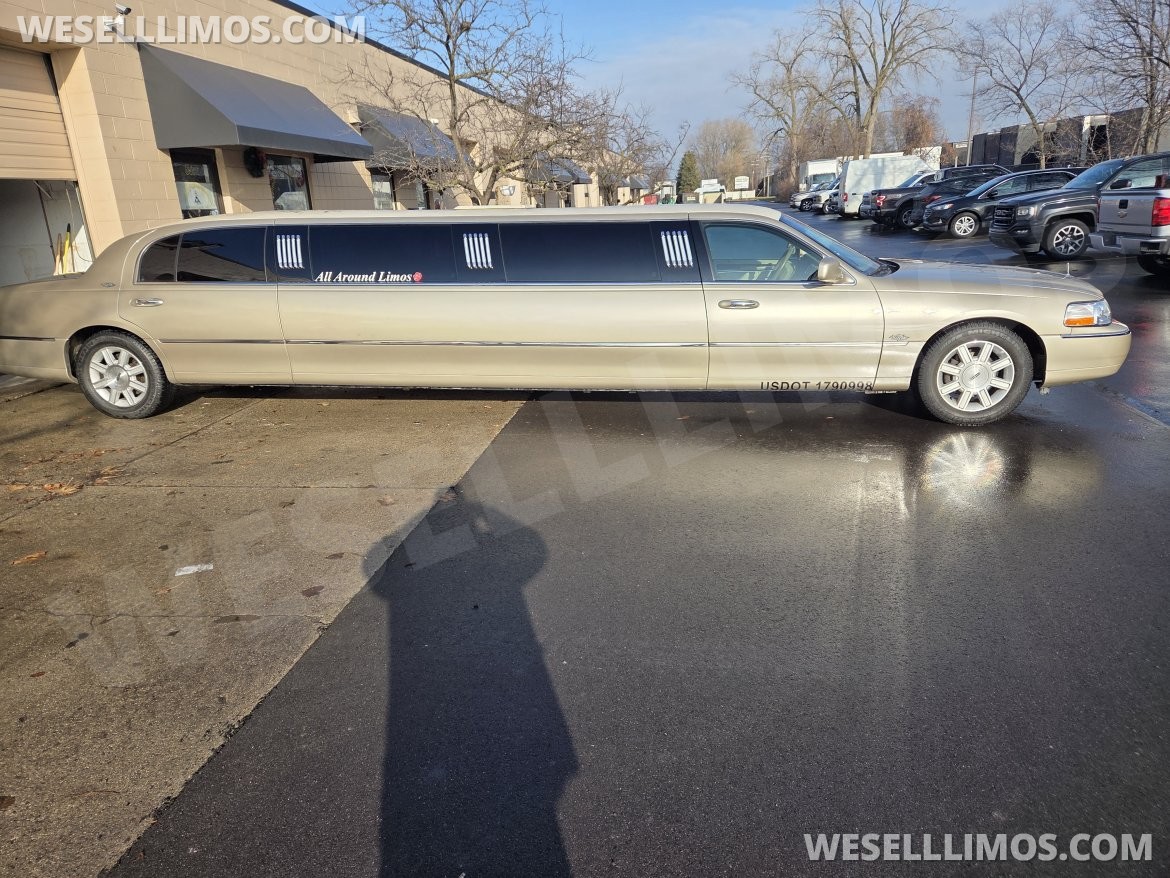 Limousine for sale: 2011 Lincoln Town Car 120" by Royale