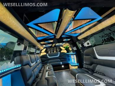 2023 LimosbyMoonlight Cadillac Escalade SUV Stretch - SUV Stretch for Sale in Sun valley, CA - Photo 7