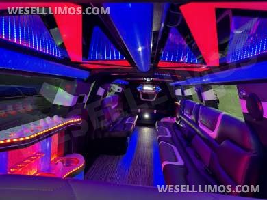 2023 LimosbyMoonlight Cadillac Escalade SUV Stretch - SUV Stretch for Sale in Sun valley, CA - Photo 19