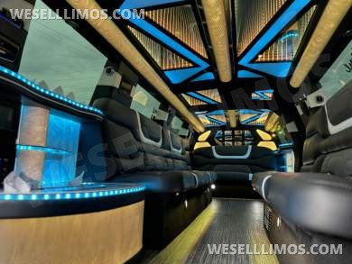 2023 LimosbyMoonlight Cadillac Escalade SUV Stretch - SUV Stretch for Sale in Sun valley, CA - Photo 25
