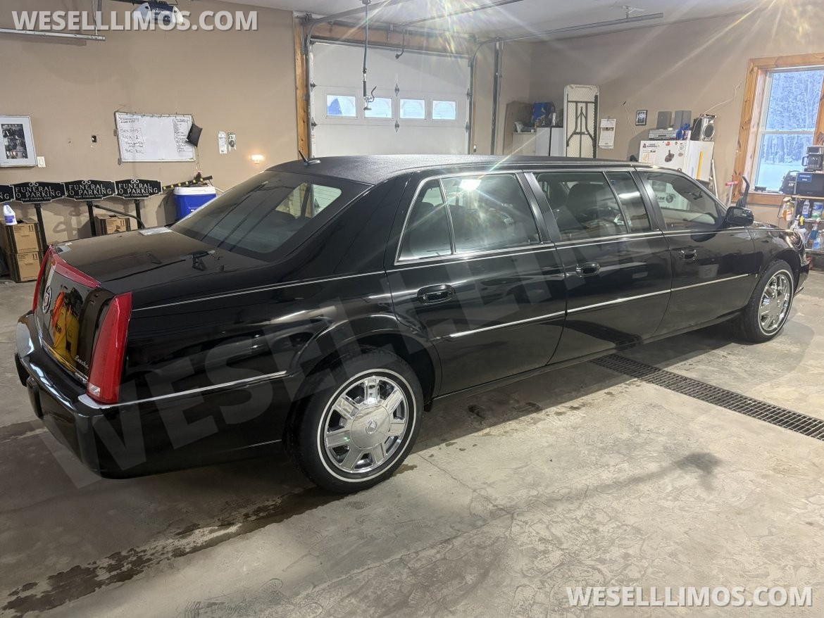 Photo of Limousine for sale: 2007 Cadillac DTS by Eureka