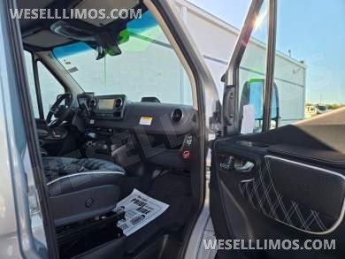 2026 Mercedes-Benz Discovery Adventure 8-Passenger Luxury Sprinter - Sprinter for Sale in Troy, OH - Photo 23