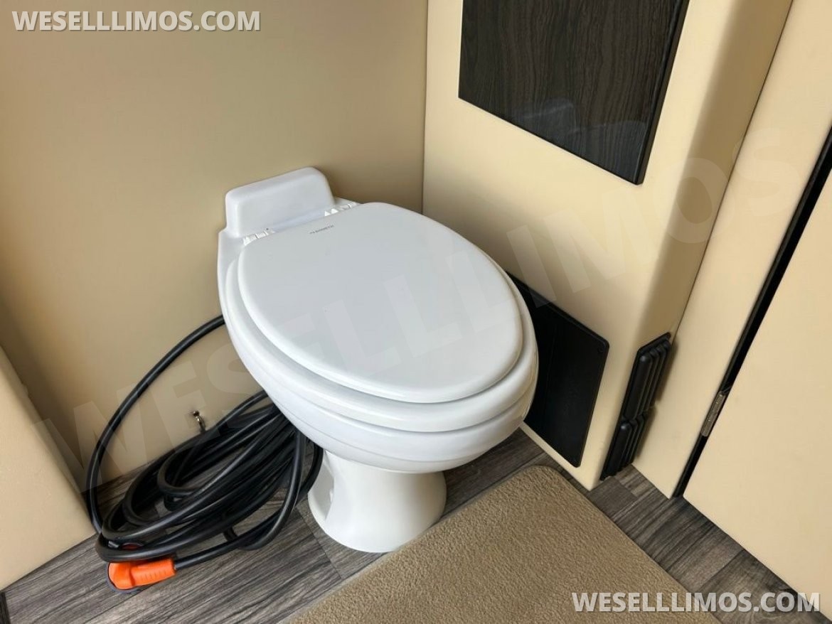 Photo of Sprinter for sale: 2021 Mercedes-Benz Luxe Cruiser Luxury Sprinter by Midwest Automotive Designs