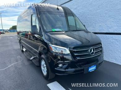 2021 Mercedes-Benz Midwest Automotive Luxe Cruiser 10-Passenger Luxury Sprinter - Sprinter for Sale in Troy, OH - Photo 3
