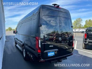 2021 Mercedes-Benz Midwest Automotive Luxe Cruiser 10-Passenger Luxury Sprinter - Sprinter for Sale in Troy, OH - Photo 16