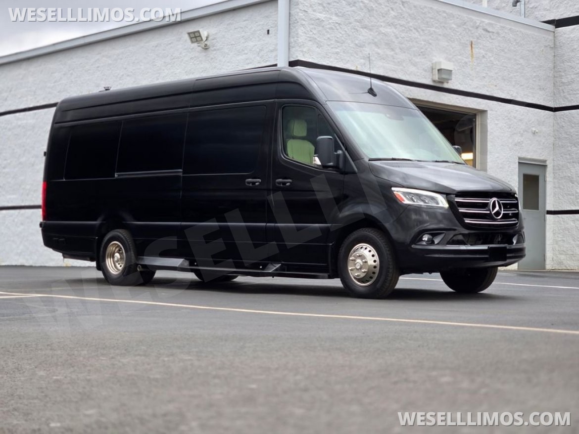 Photo of Sprinter for sale: 2020 Mercedes-Benz Luxe Cruiser by Midwest Automotive Designs