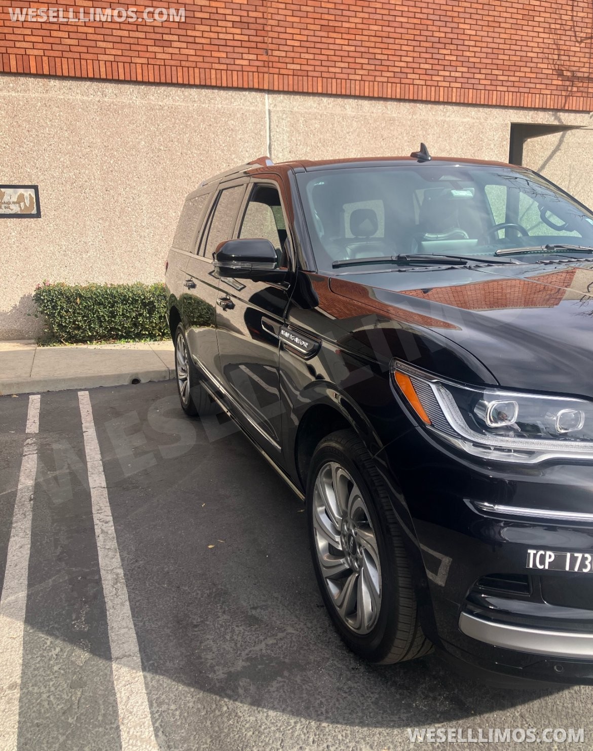 Photo of SUV for sale: 2023 Lincoln Navigator