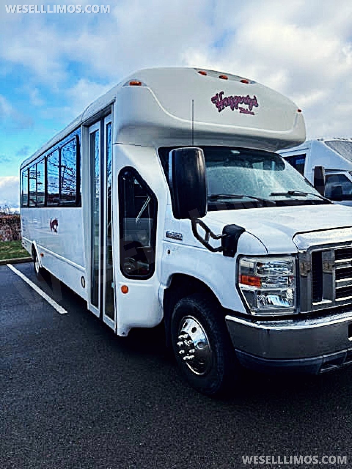 Photo of Executive Shuttle for sale: 2016 Ford Starcraft 27"
