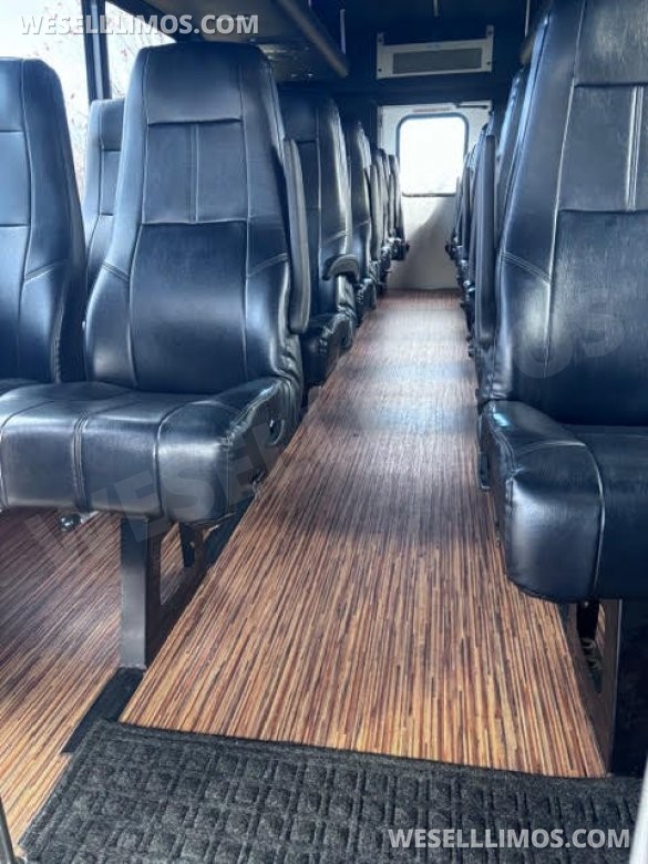 2016 Ford Starcraft Executive Shuttle for Sale in Washington, PA - Photo 3