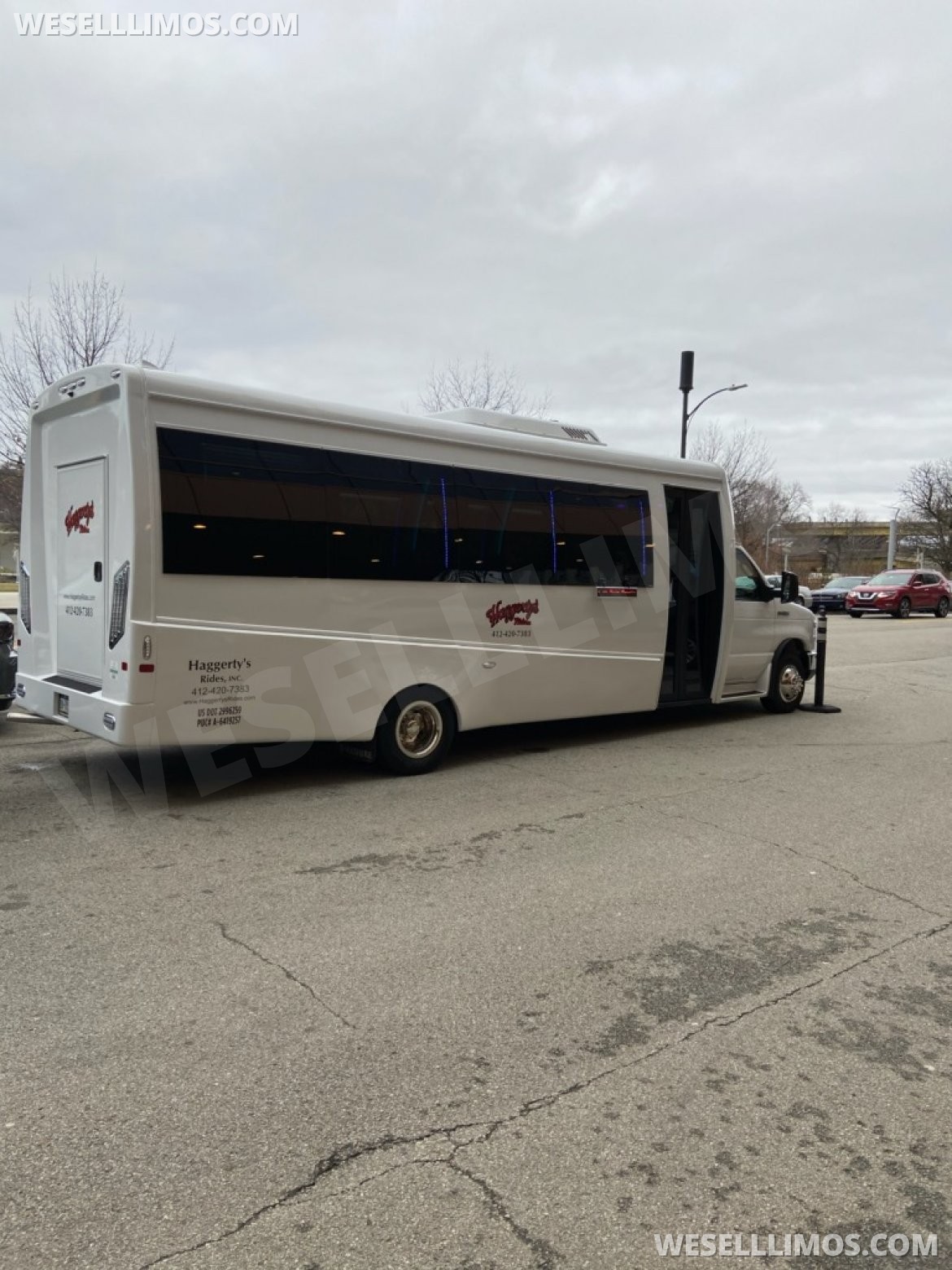 Executive Shuttle for sale: 2017 Ford E450 24" by Berkshire