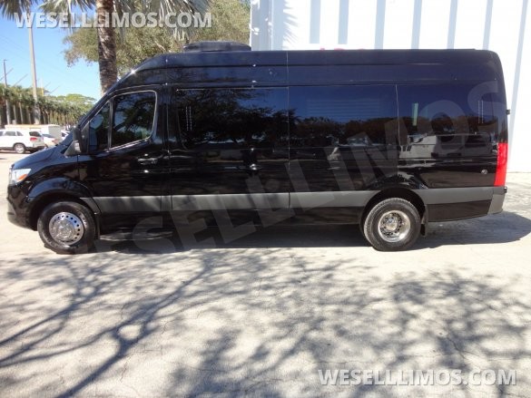 2022 Mercedes-Benz Sprinter 3500 Sprinter for Sale in Delray Beach, FL - Photo 3