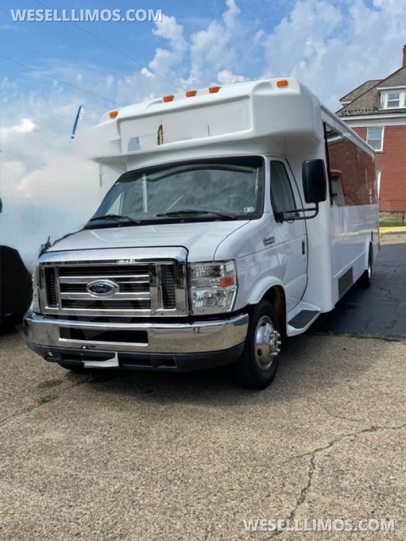 2013 Ford E450 Limo Bus for Sale in Washington, PA - Main Photo
