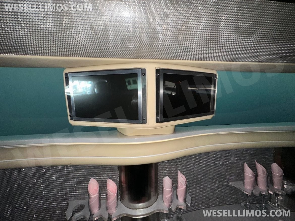 Photo of Limousine for sale: 2015 Chrysler 300 by Pinnacle Limousine