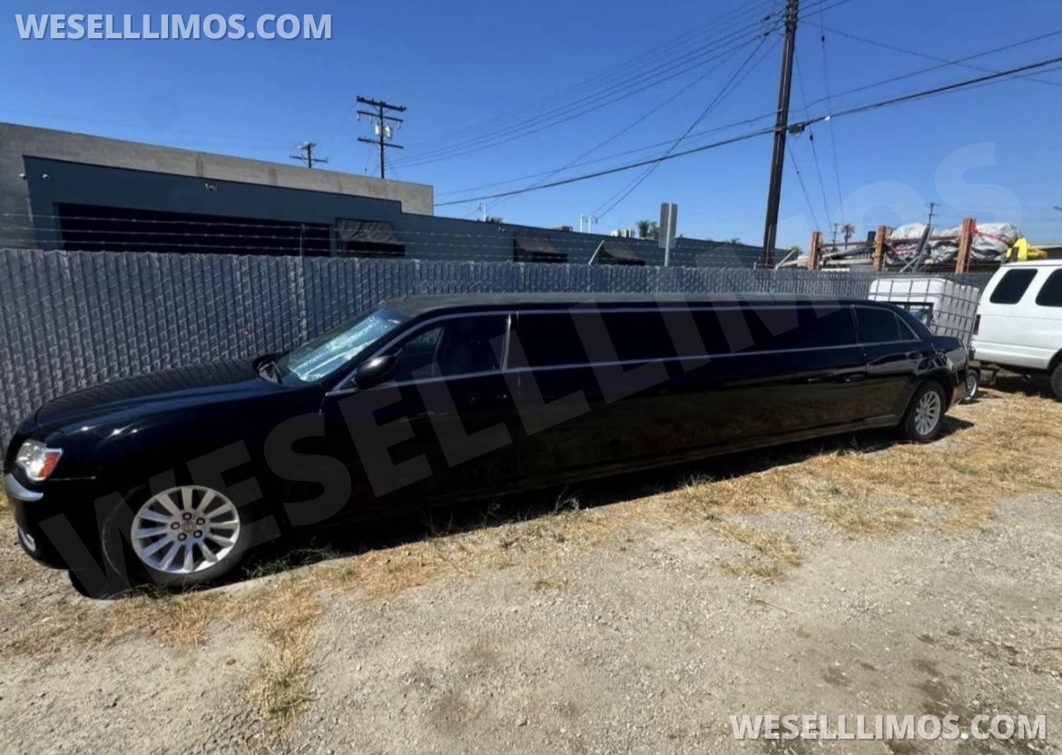 Photo of Limousine for sale: 2013 Chrysler 300 Limousine