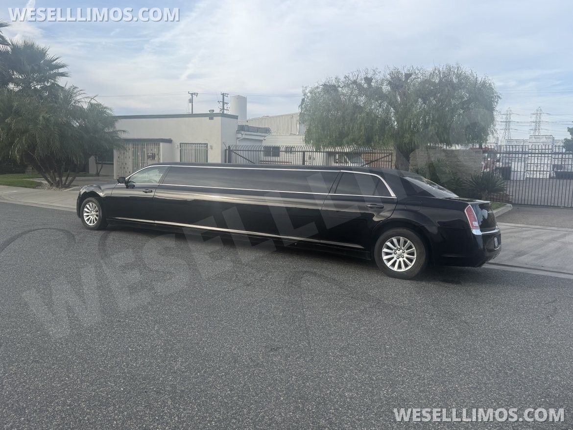 Photo of Limousine for sale: 2013 Chrysler 300 Limousine