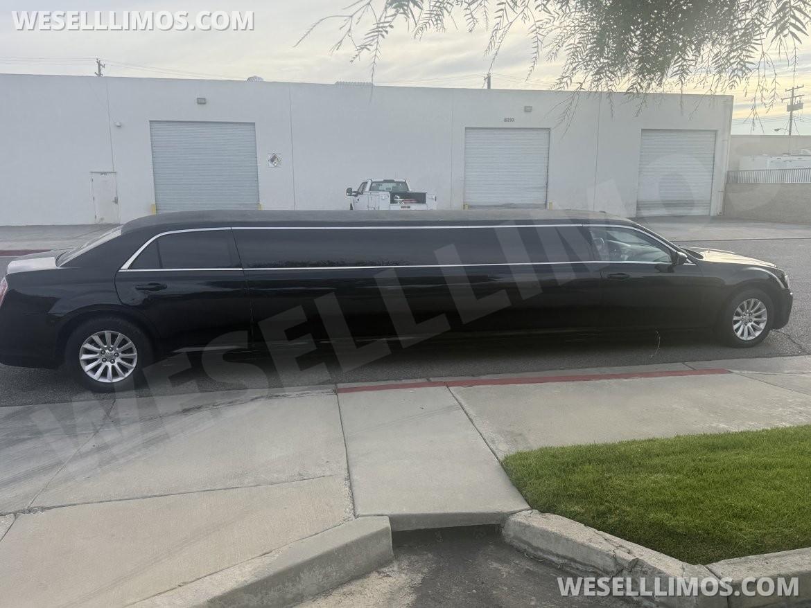 Photo of Limousine for sale: 2013 Chrysler 300 Limousine