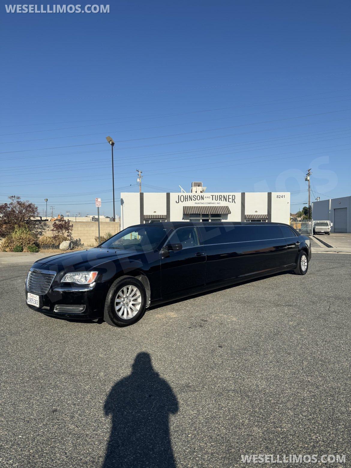 2013 Chrysler 300 Stretch Limousine - Photo 2