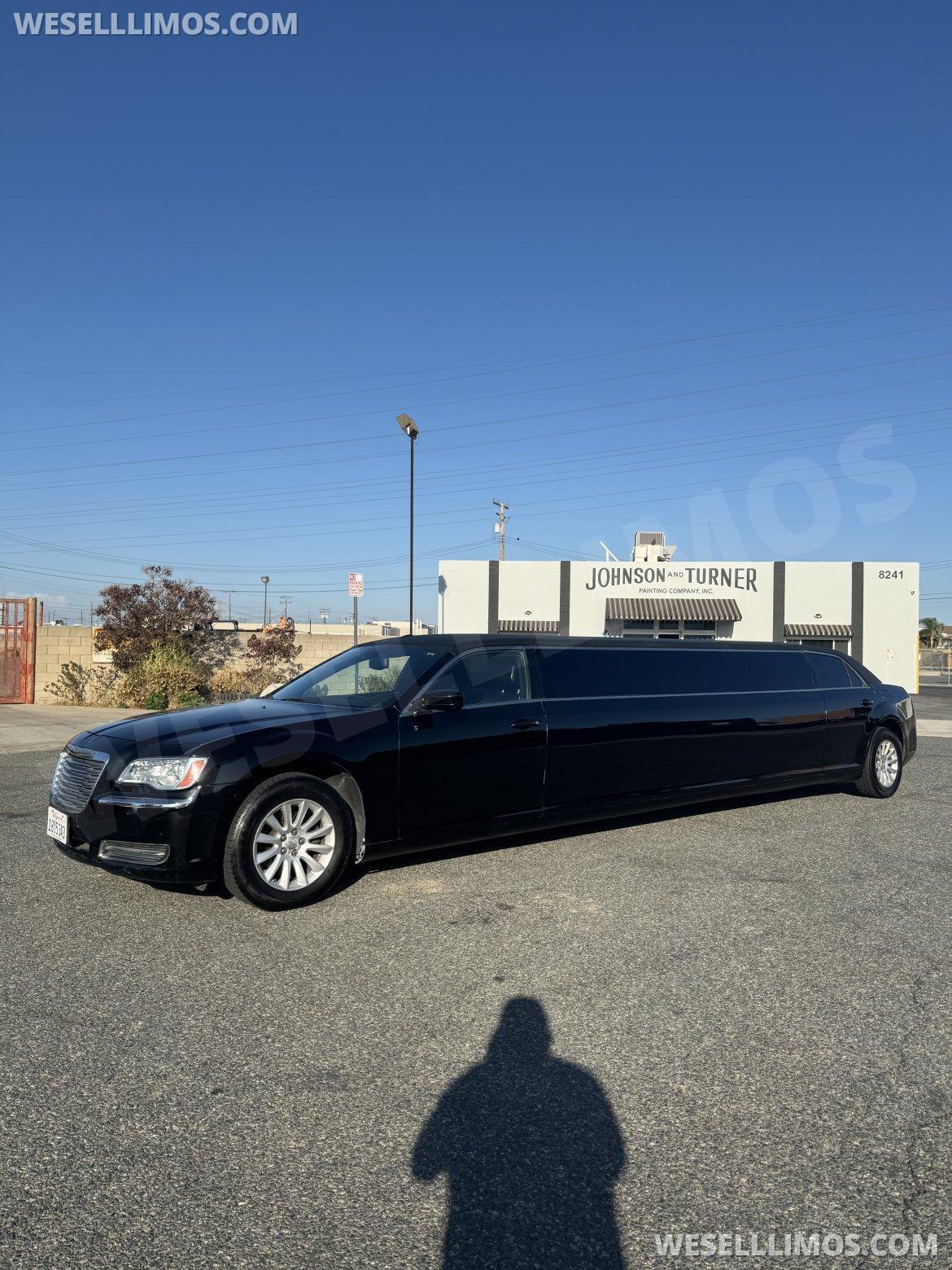 2013 Chrysler 300 Stretch Limousine - Photo 3