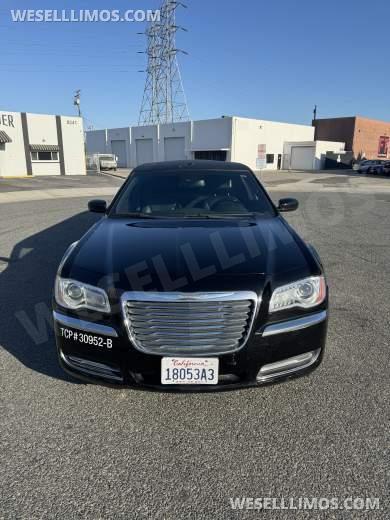 2013 Chrysler 300 Stretch Limousine - Limousine for Sale in Anaheim, CA - Photo 13