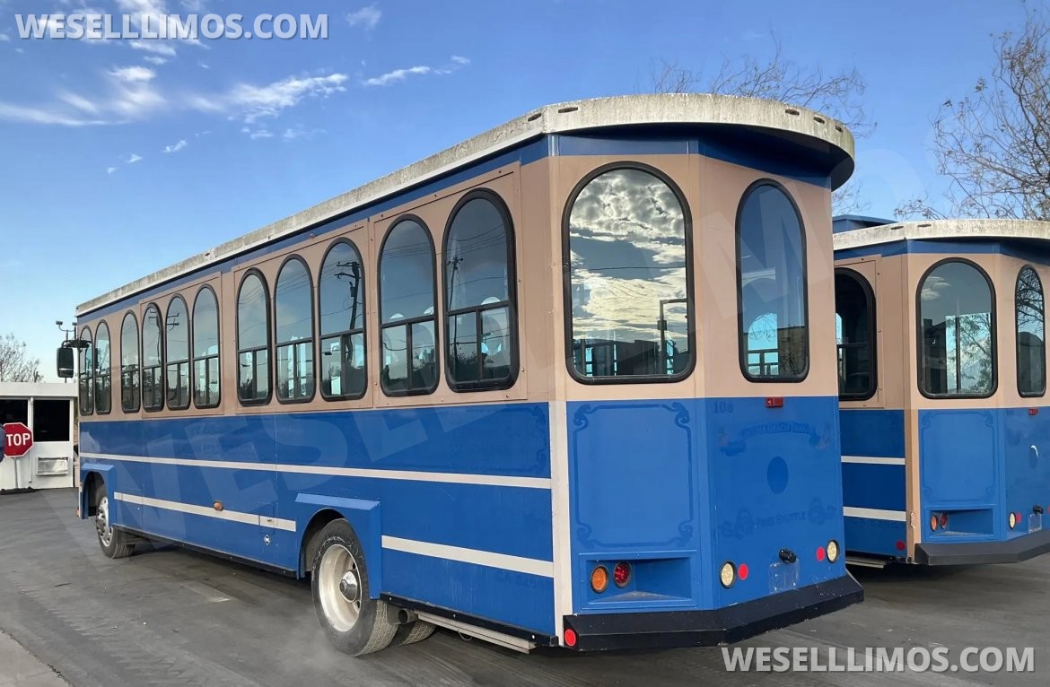 Photo of Trolley for sale: 2010 Ford F53 by Hometown Trolley