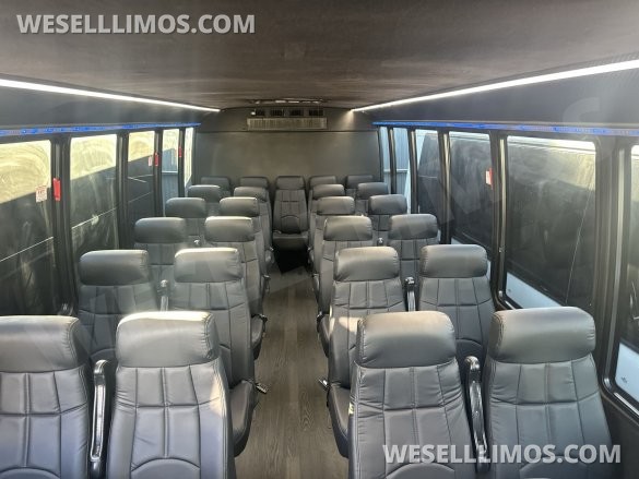 2016 Ford F550 Shuttle Bus for Sale in Anaheim, CA - Photo 3