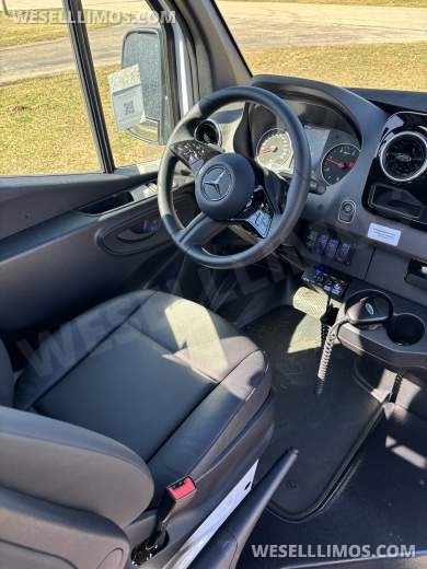 2026 TWR Specialty Vehicles Mercedes-Benz 4500 XD Panoramic Sprinter - Sprinter for Sale in Elkhart, IN - Photo 15