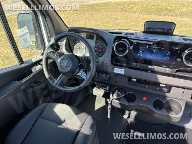 2026 TWR Specialty Vehicles Mercedes-Benz 4500 XD Panoramic Sprinter - Sprinter for Sale in Elkhart, IN - Photo 16