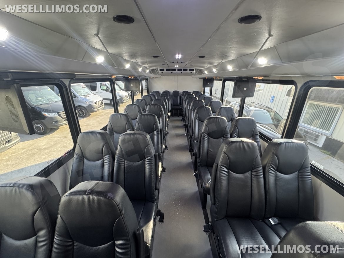 Photo of Shuttle Bus for sale: 2017 Freightliner Legacy 40" by Glaval Bus