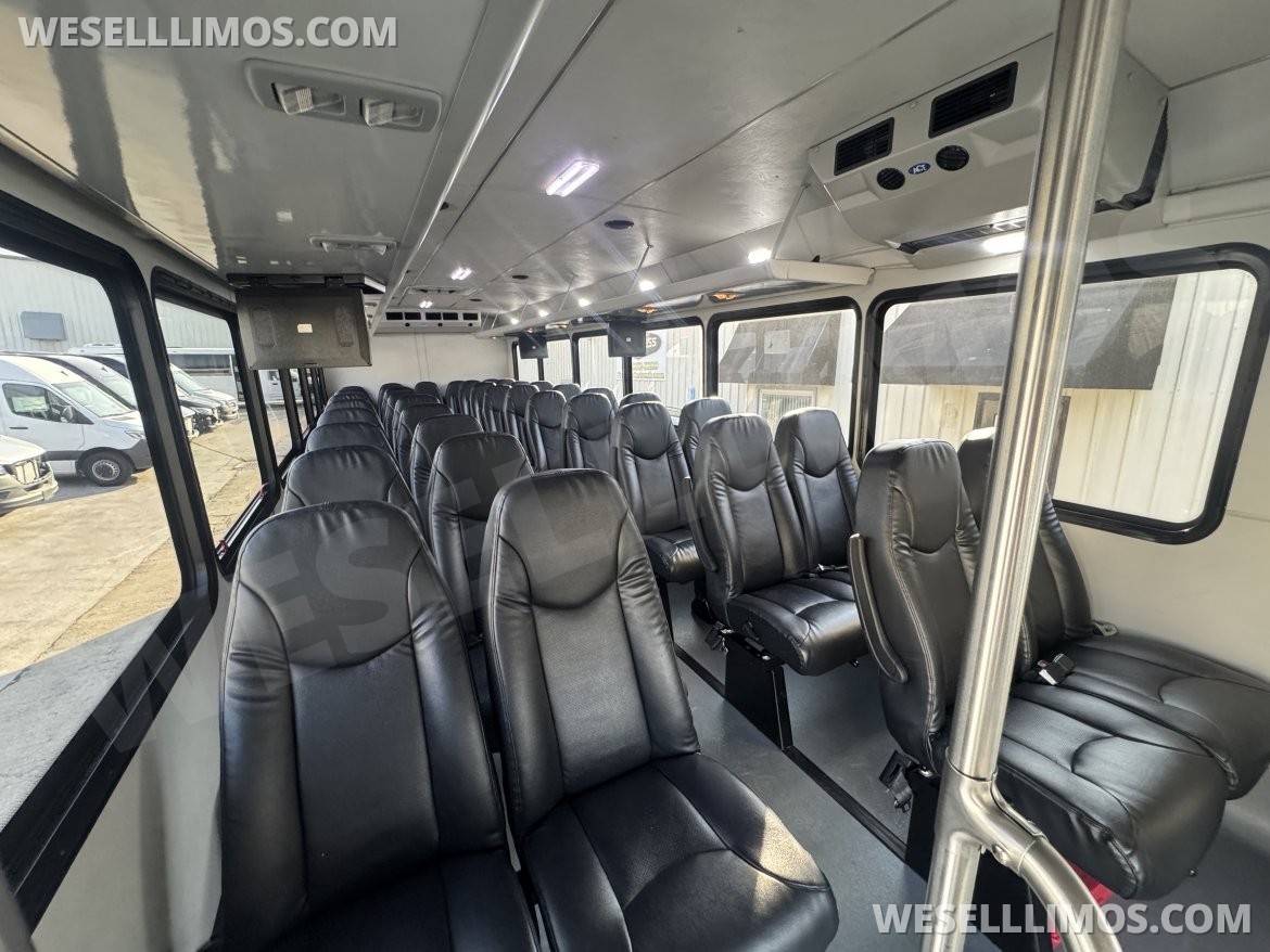 Photo of Shuttle Bus for sale: 2017 Freightliner Legacy 40" by Glaval Bus