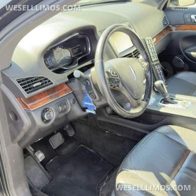 2018 Tiffany coach builders Lincoln MKT Limousine - Limousine for Sale in Orange, CA - Photo 3